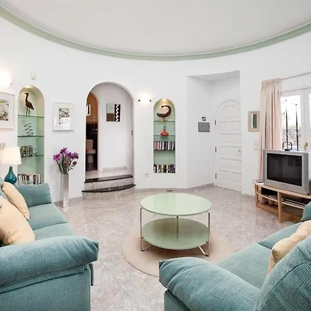 Puerto Del Carmen Sleeps 7 With Pool Air Con And Wifi Vila Puerto del Carmen (Lanzarote)