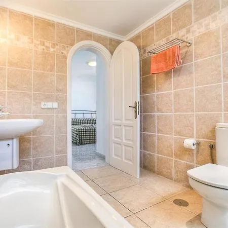 Vila Puerto Del Carmen Sleeps 7 With Pool Air Con And Wifi Puerto del Carmen (Lanzarote)